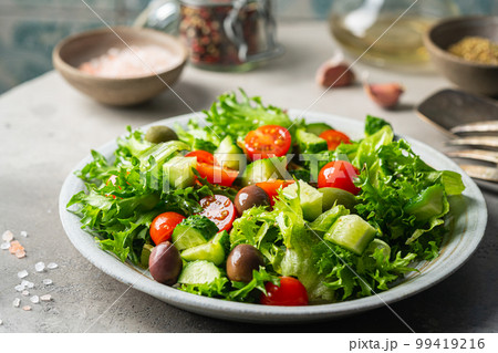Classic vegetable salad 99419216