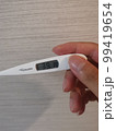 風邪をひいたときの39.1℃の体温計 99419654