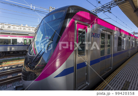 京王線　新宿行き　回送　電車　高幡不動駅　京王　5000系　京王5000系　京王ライナー　 99420358