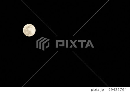 北杜市白州町、月齢14.3二月十四日目の小望月 99425764