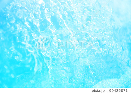 水イメージ 澄んだ河川の水面 滝 水しぶきや気泡 波紋 環境 夏の清涼イメージ 水イメージ 澄んだ河川の水面 滝 水しぶきや気泡 波紋 環境 夏の清涼イメージ 99426871