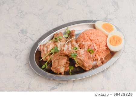 ケチャップライスと鶏手羽元のランチ ケチャップライスと鶏手羽元のランチ 99428829