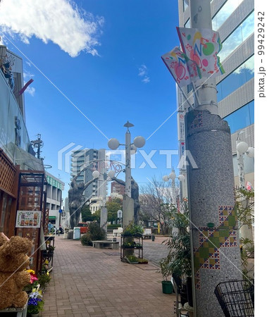 晴れ☀️風の強い日の大曽根商店街 99429242