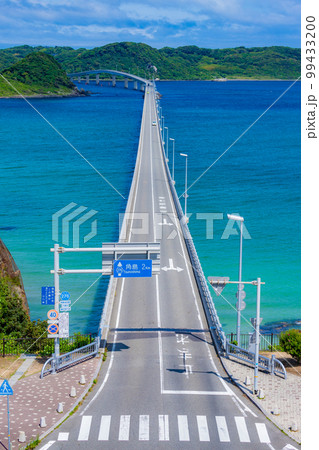 コバルトブルーの美しい海に伸びる角島大橋 コバルトブルーの美しい海に伸びる角島大橋 99433200