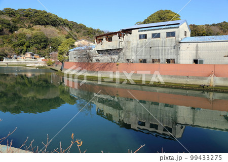 和歌山県湯浅町の北橋付近からの山田川風景【湯浅町湯浅】 99433275
