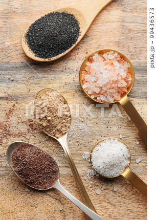Spoons  with assorted speciality salt 99436573