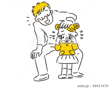 泣いている女の子を慰める若いお父さん 99437479