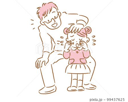 泣いている女の子を慰める若いお父さん 99437625