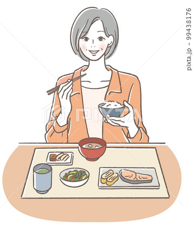 笑顔で食事をするシニア女性 笑顔で食事をするシニア女性 99438176