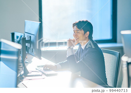 ビジネス　男性 99440713