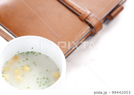 じゃがいもと野菜のポタージュとシステム手帳 じゃがいもと野菜のポタージュとシステム手帳 99442053