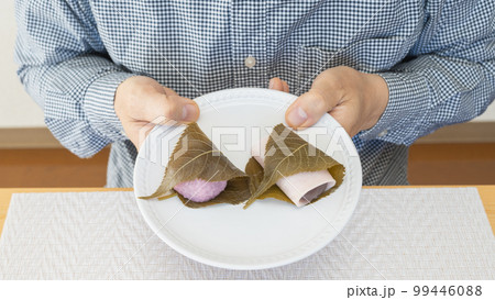 関東風・関西風の桜もちの違い|食べ比べイメージ 関東風・関西風の桜もちの違い|食べ比べイメージ 99446088