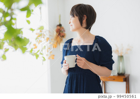 ミドル女性 ライフスタイル ミドル女性 ライフスタイル 99450561