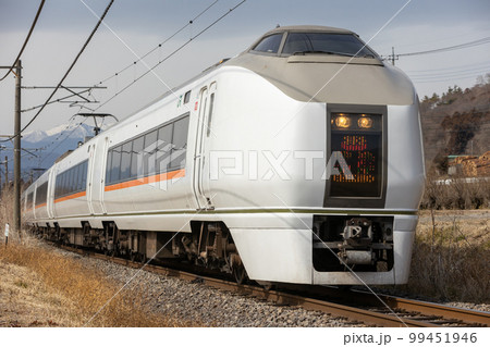 吾妻線を走る特急草津651系電車 99451946