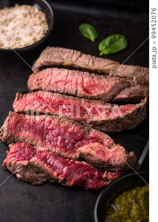 Different degrees of steak roasting 99452076