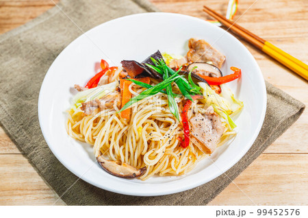 米粉麺の塩焼きそば 99452576