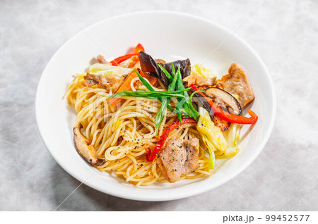 米粉麺の塩焼きそば 米粉麺の塩焼きそば 99452577