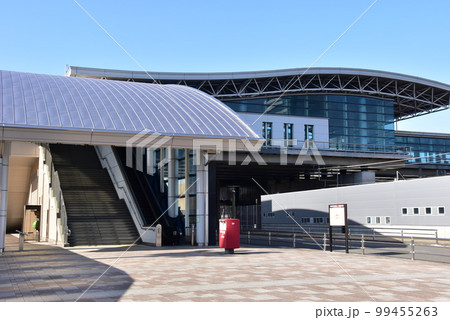 静岡市 東静岡駅南口と青空 静岡市 東静岡駅南口と青空 99455263