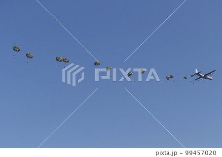 C-130J 空挺降下 99457020