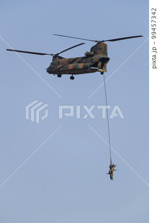 チヌーク 車両懸架　離島奪還演習 島嶼防衛 99457342