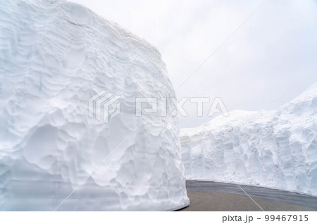 【初夏素材】乗鞍高原の雪の壁【長野県】 【初夏素材】乗鞍高原の雪の壁【長野県】 99467915