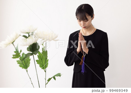 お葬式の作法・マナー 99469349