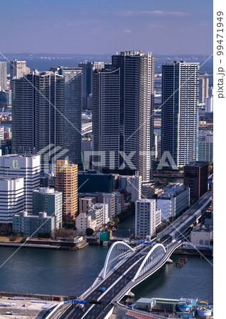 《東京都》タワーマンションが建ち並ぶ・中央区ベイエリア 99471949