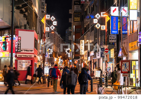 《東京都》神田駅前・飲み屋街 《東京都》神田駅前・飲み屋街 99472018