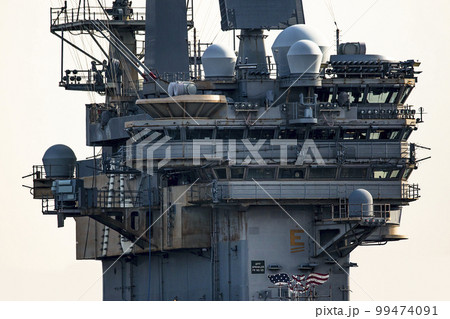 神奈川県横須賀市の横須賀基地に停泊し修理・メンテナンス中のアメリカ海軍原子力空母ロナルド・レーガン 神奈川県横須賀市の横須賀基地に停泊し修理・メンテナンス中のアメリカ海軍原子力空母ロナルド・レーガン 99474091