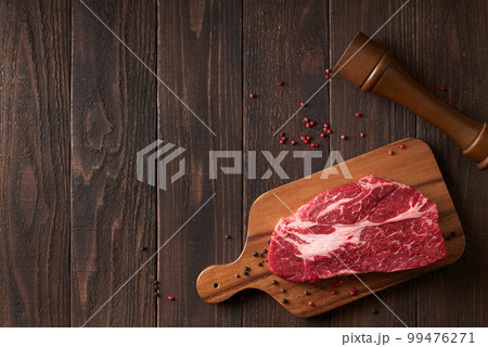 アメリカ産アンガス牛 肩ロースステーキ用 厚切り肉 アメリカ産アンガス牛 肩ロースステーキ用 厚切り肉 99476271