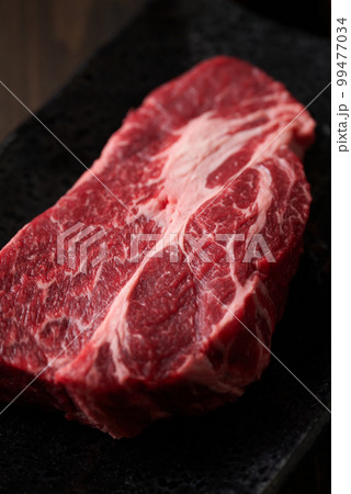 アメリカ産アンガス牛　肩ロースステーキ用　厚切り肉 99477034