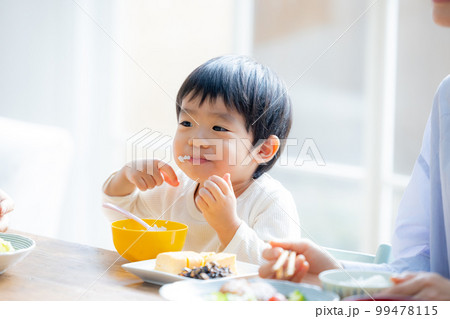 家族の食卓　 99478115