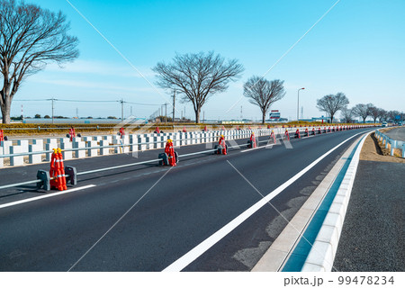 幹線道路の車線を増やす工事 国道17号上武道路上り方向 2023.02 c-3 ライトトーン 幹線道路の車線を増やす工事 国道17号上武道路上り方向 2023.02 c-3 ライトトーン 99478234