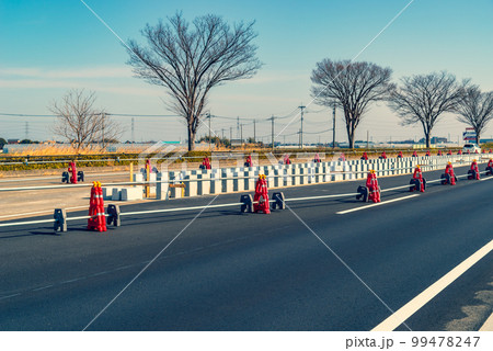 幹線道路の車線を増やす工事 国道17号上武道路上り方向 2023.02 e-5 暖色加味 幹線道路の車線を増やす工事 国道17号上武道路上り方向 2023.02 e-5 暖色加味 99478247