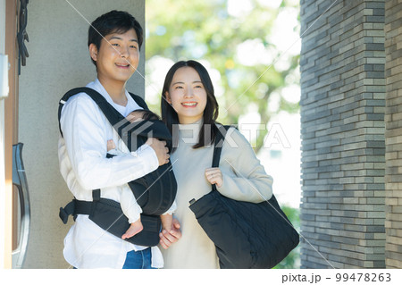 ファミリー　お出かけ　 99478263