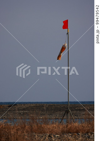 工事現場の吹流し　旗 99479542