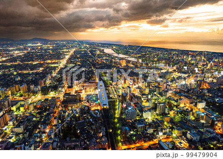 新潟市夜景空撮 99479904