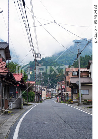 身延山・門内商店街通り【山梨県身延町】 99480483