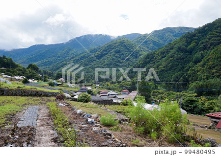 上芦川集落の風景【山梨県笛吹市芦川町】 上芦川集落の風景【山梨県笛吹市芦川町】 99480495