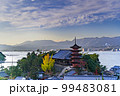 世界遺産安芸の宮島の五重塔と紅葉 99483081