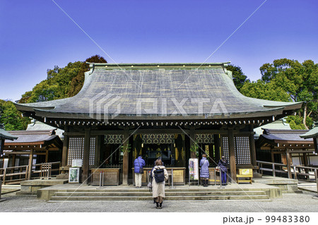 埼玉県・さいたま市　武蔵一宮氷川神社　拝殿 99483380