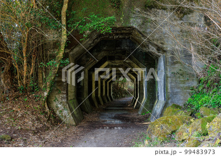 八角トンネル 99483973