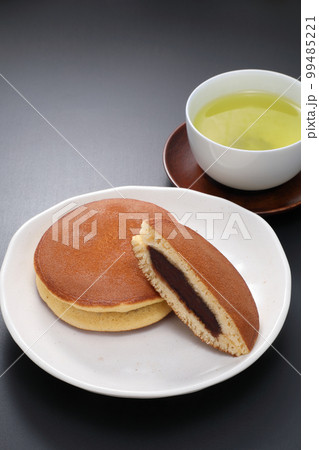 どら焼き どら焼き 99485221