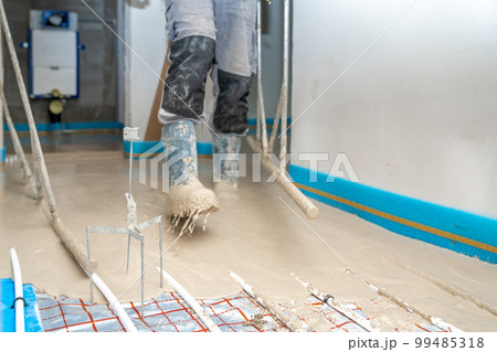 application of concrete on the floor on underfloor heating application of concrete on the floor on underfloor heating 99485318