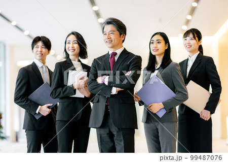 ビジネスイメージ 働く人々　撮影協力：LINK FOREST 99487076