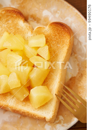 手作りりんごジャムトースト 99490176