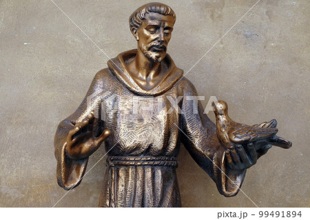 Saint Francis of Assisi statue in Saint Francis church in Mantua, Italy Saint Francis of Assisi statue in Saint Francis church in Mantua, Italy 99491894