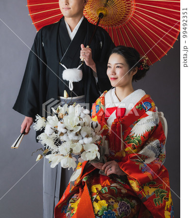 色打掛の新郎新婦 色打掛の新郎新婦 99492351