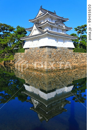 【香川県】晴天下の高松城 東之丸艮櫓(玉藻公園) 【香川県】晴天下の高松城 東之丸艮櫓(玉藻公園) 99493650