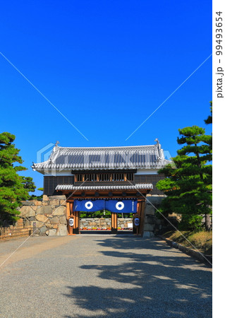 【香川県】晴天下の高松城 桜御門(玉藻公園) 【香川県】晴天下の高松城 桜御門(玉藻公園) 99493654